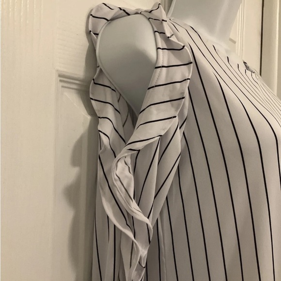 Banana Republic Women’s Striped Top Size Small - Picture 3 of 9